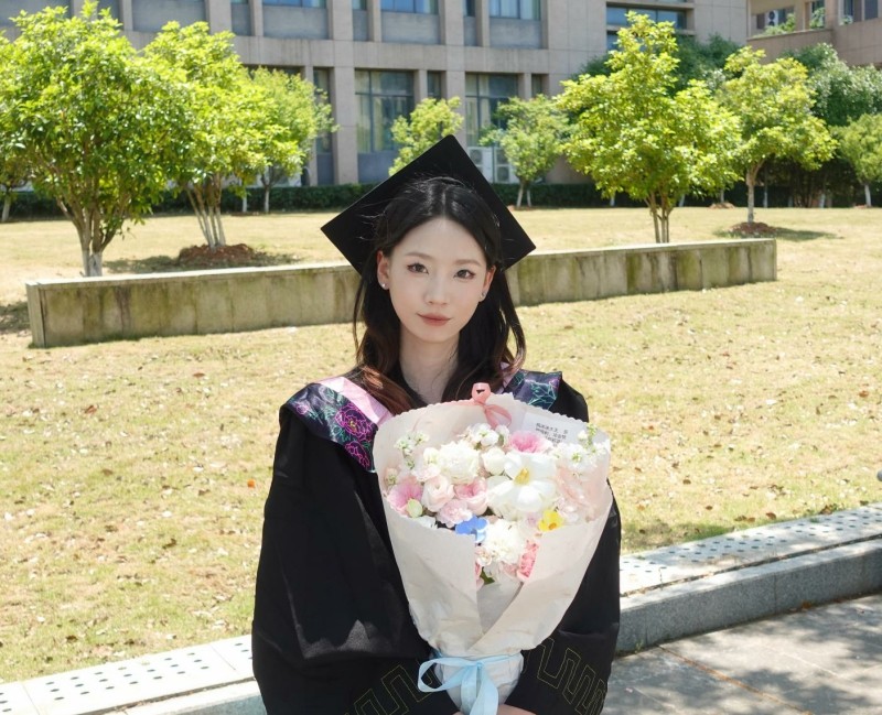 张冰洁 艺术设计学院产品2202班.jpg