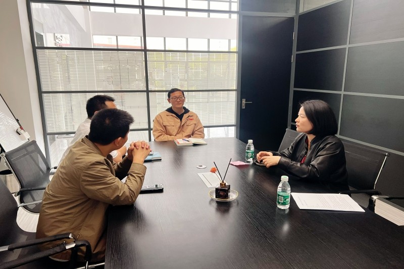 洽谈2.jpg 洽谈2.jpg